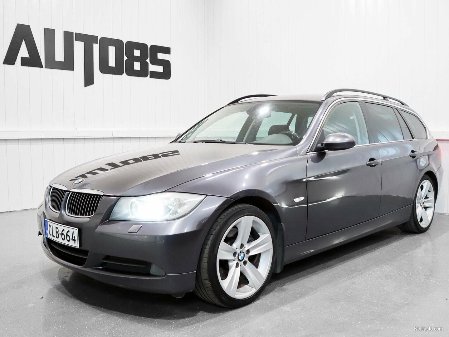 BMW 325 xi Touring (3.0) * RAHOITUS VAIKKA MAKSUHÄIRIÖ MAHDOLLINEN * XENON * TUTKA * HIFIPAKETTI * SPORTTIPENKIT * CRUISE YMS!