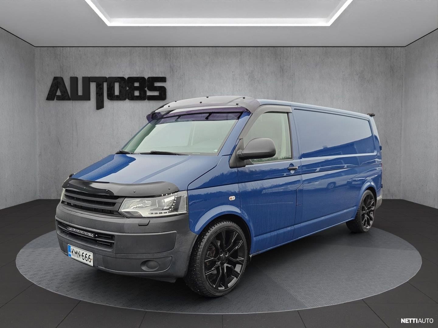 Volkswagen Transporter umpipakettiauto 2